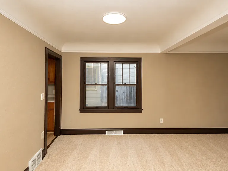3434 Thomas Ave N — Photo 5
