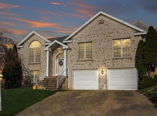 1470 Lakeland Ave, Morgantown, WV 26505