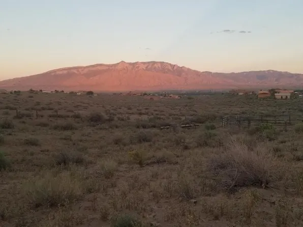 Gros Ventre Dr NE, Rio Rancho, NM 87144