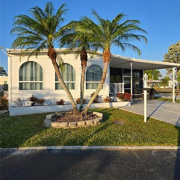 114 Elise Dr — Photo 1