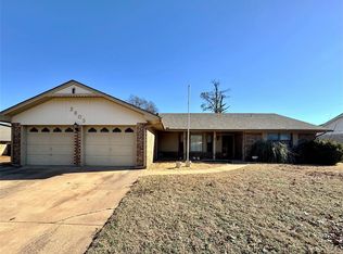 2803 Desirae Dr, Chickasha, OK 73018