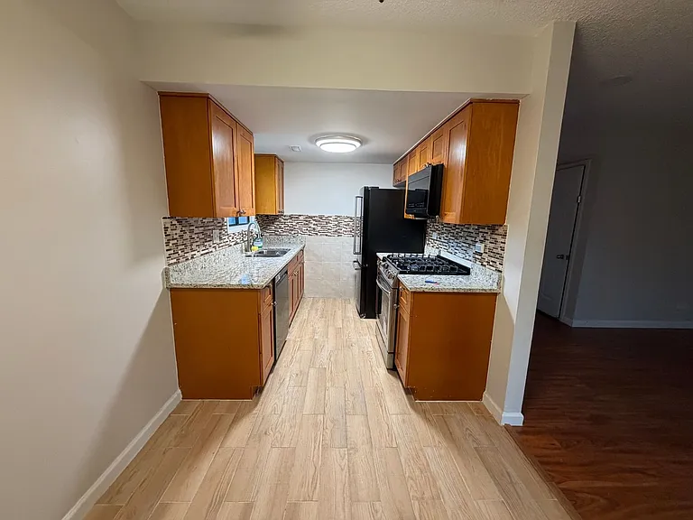 2192 Wildwood Ln — Photo 3