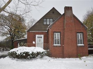 190 N Forest Rd, Williamsville, NY 14221