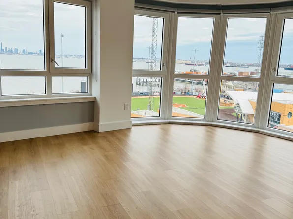 5 Stuyvesant Pl, Staten Island, NY