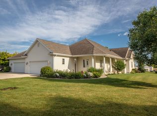 111 Bluebird Ln, Sheboygan Falls, WI 53085