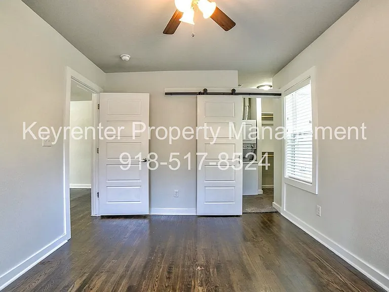 3315 E 8th St Duplex — Photo 8
