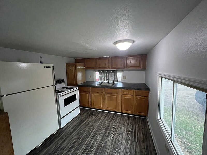 1st image of 140 N Pleasant Ave SE Lot 16