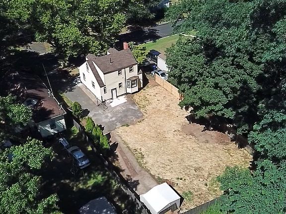 3rd image of 44-46 Hamilton Ave