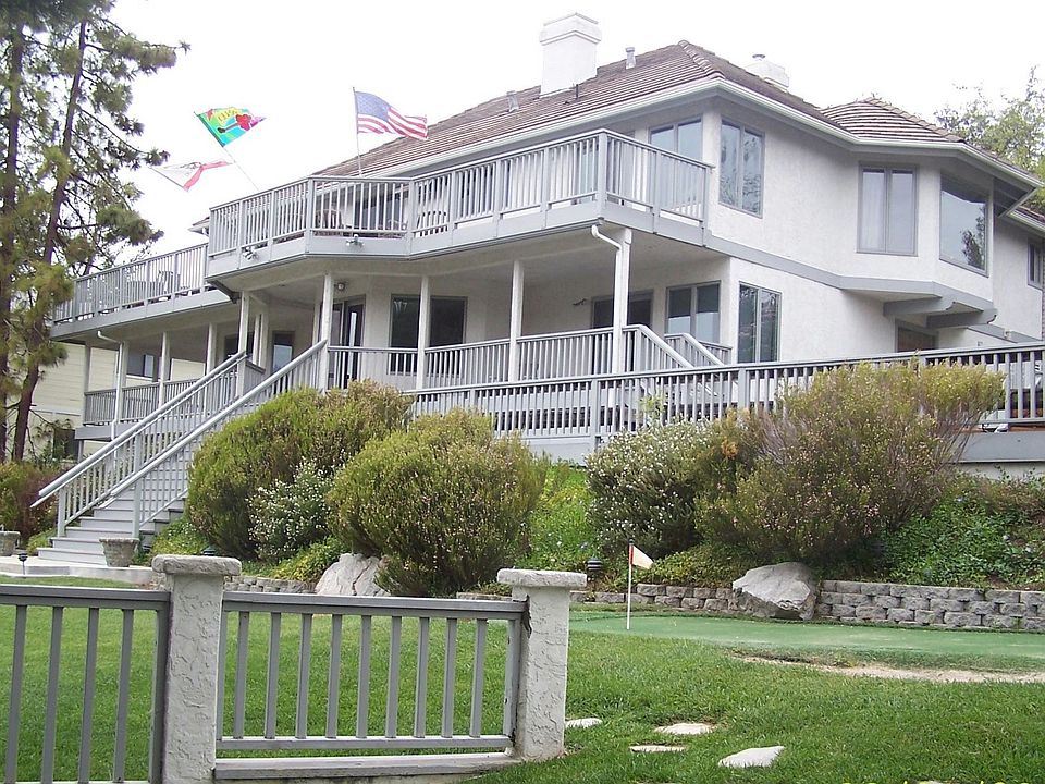 Beautiful Spacious Home Great For Entertaining