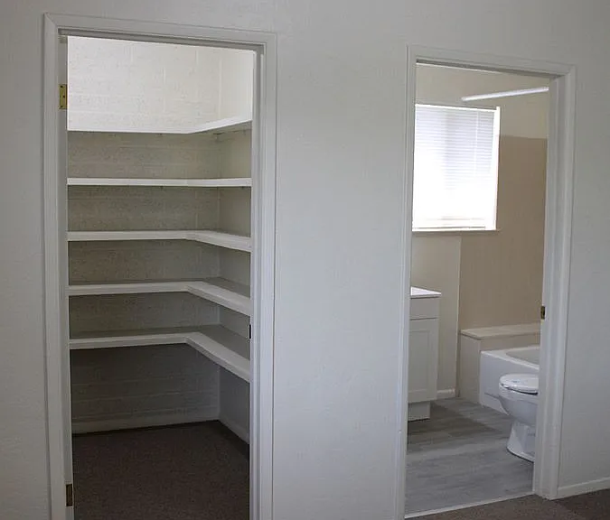 903 Green Ln — Photo 30