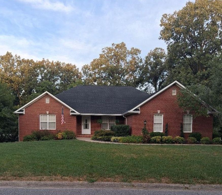 46 Barrington Cir - Property Image