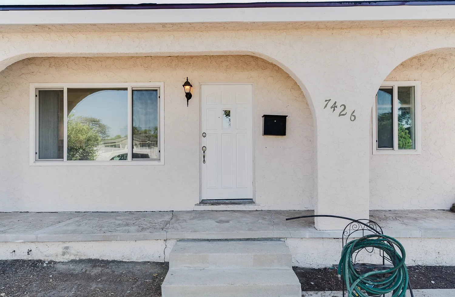 3 bed, 999 sqft, $3,500 — Photo 1