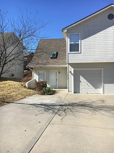 7434 N Hunter Ct Photo 1