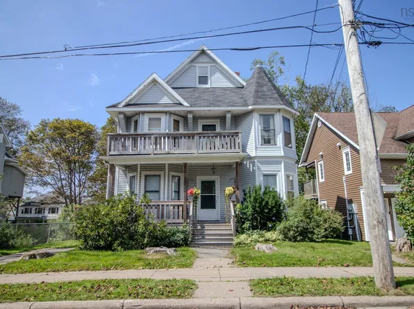99 Park St, Sydney, NS B1P 4W6