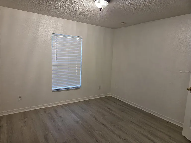 407 Arkansas Ct — Photo 5
