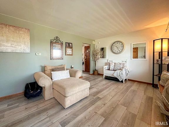 4th image of 1729 Teasdale Ln