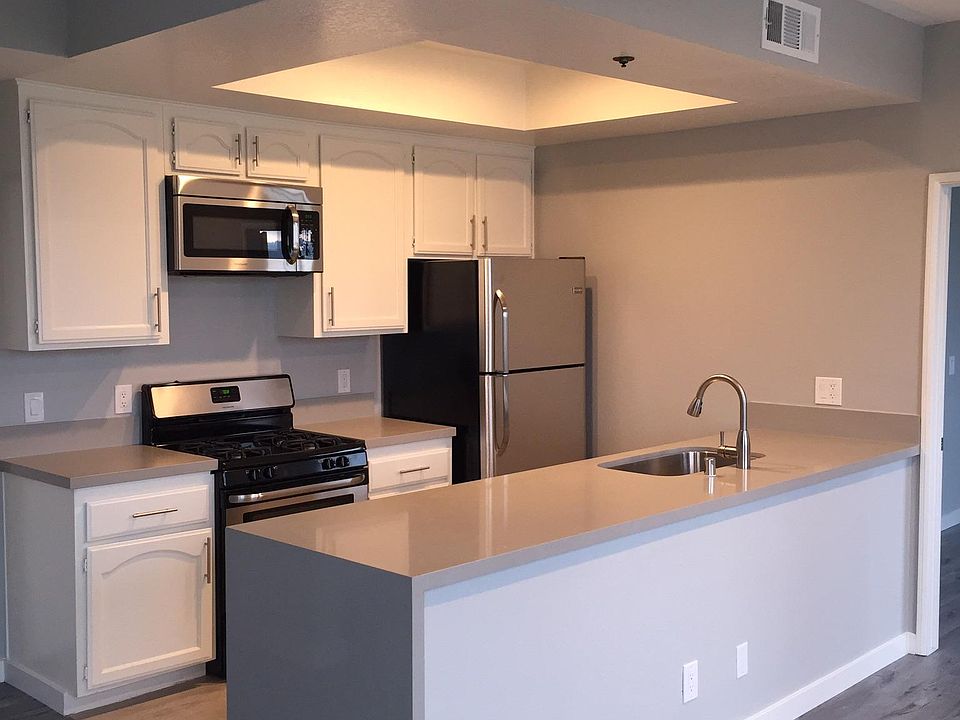 1st image of 1457 S Shenandoah St #302