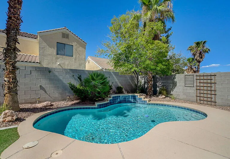 9152 Kentwell Ave — Photo 50