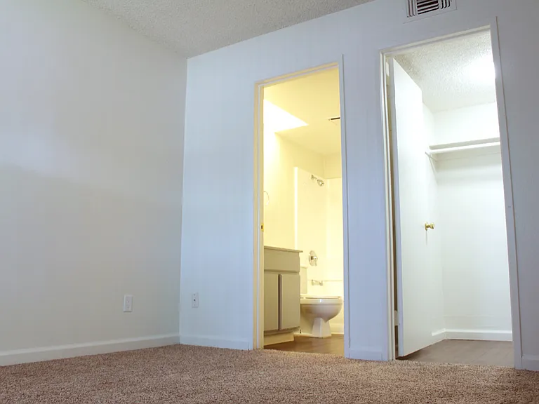 Mountain Gate Apartments — Photo 12
