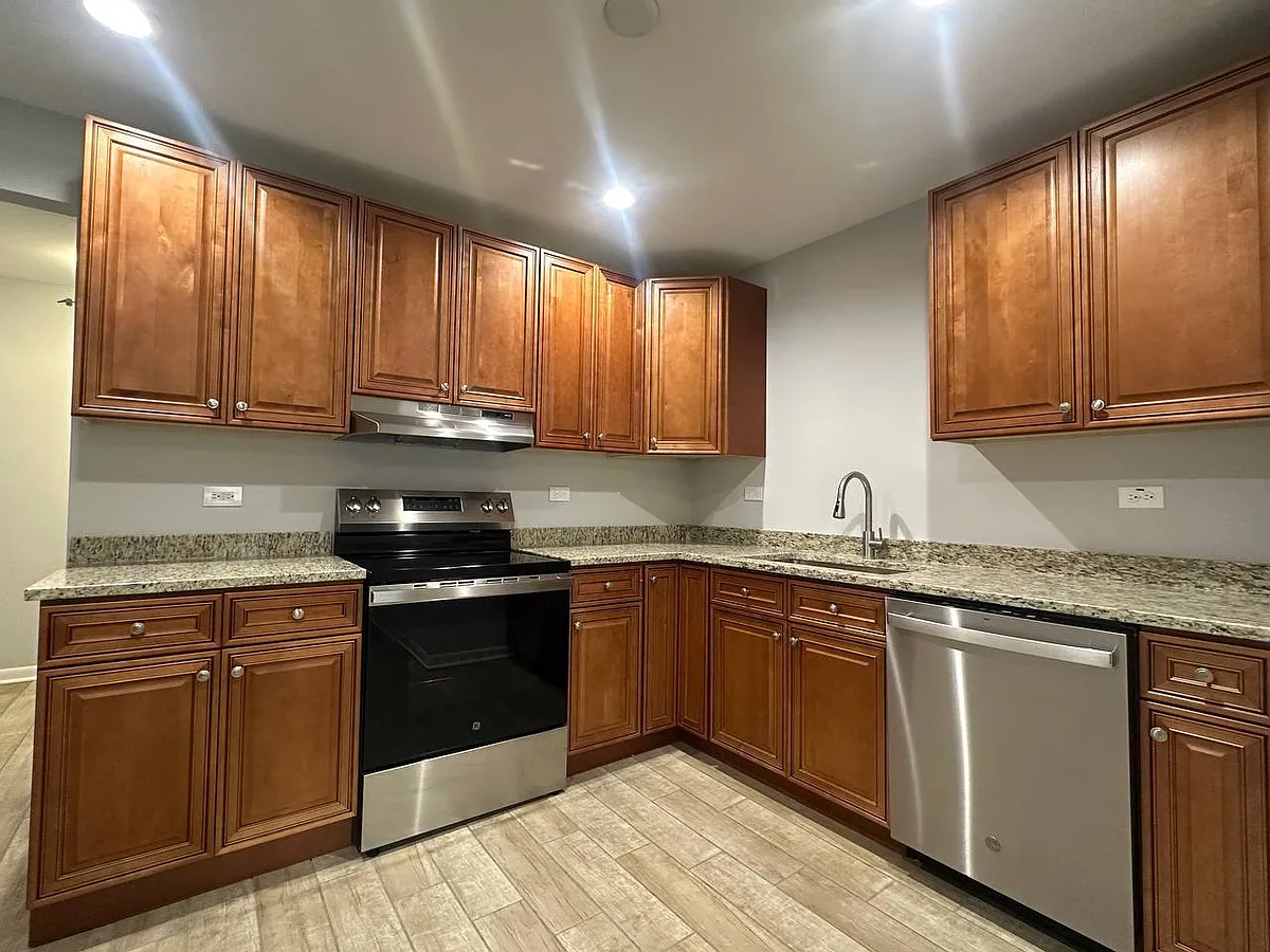 Building Photo - 342 E Russell St #2