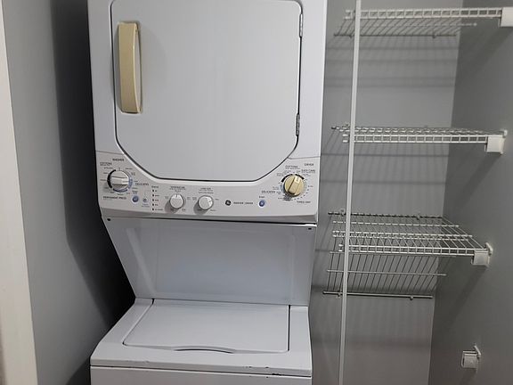 3rd image of 218 N Broadway APT 11