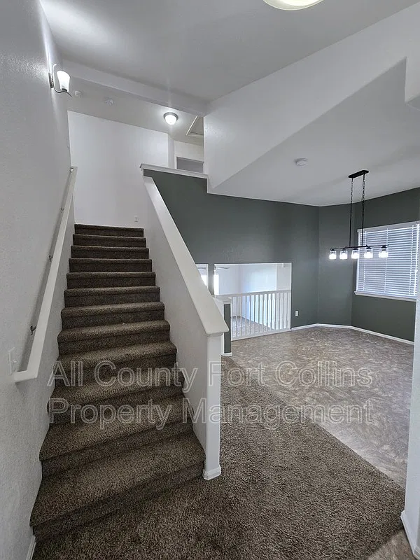 4 bed, 2.5 bath, 2186 sqft, $2,900 — Photo 4
