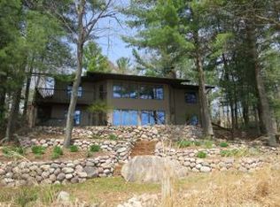 N3000 Crestwood Dr, Waupaca, WI 54981
