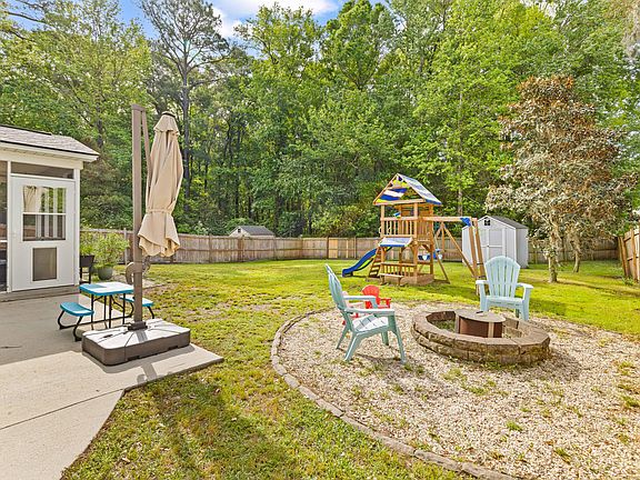 3rd image of 5143 Ballantine Dr