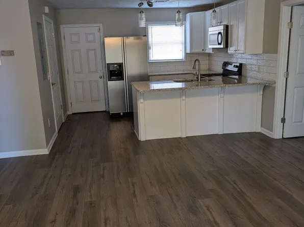 836 N Donahue Dr, Auburn, AL 36832