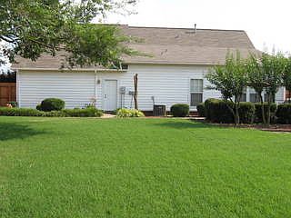 2nd image of 2101 Ester Cir