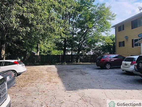 4th image of 1906 Lexington Ave APT 2