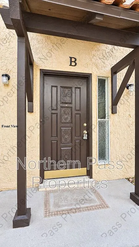 2 bed, 2.0 bath, 1058 sqft, $1,295 — Photo 2