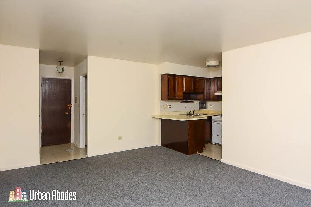 2629 N Hampden Ct — Photo 4