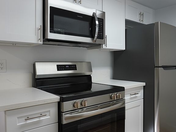 3rd image of 4331 Ventura Canyon Ave APT 5
