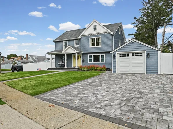 325 Paul Place, West Hempstead, NY 11552