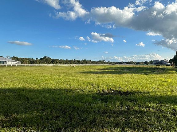 3rd image of 17801 Wagonwheel Lane