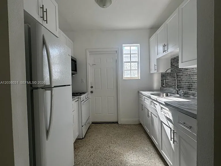 735 83rd St #3 — Photo 6