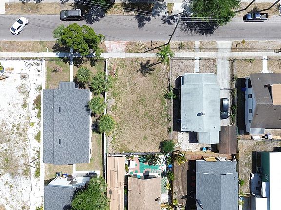 4th image of 935 13th Ave S