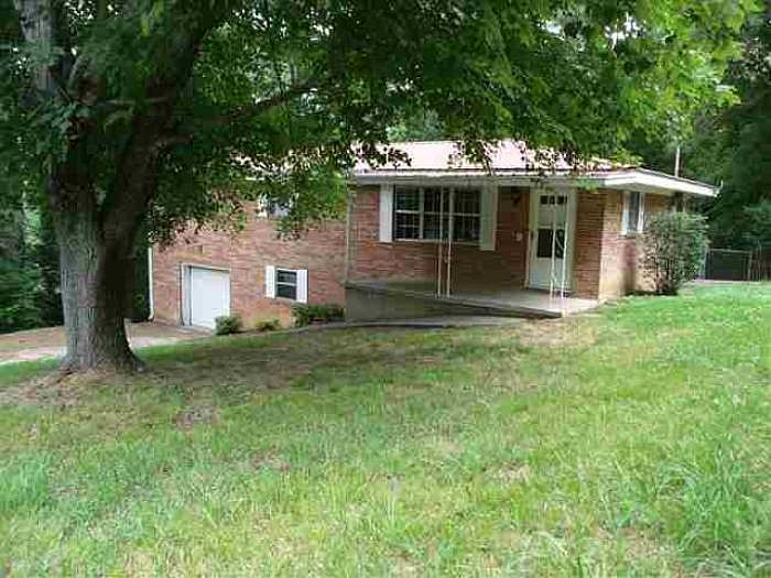 1st image of 3120 Woodfrin Dr SE