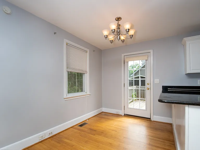 724 Pembroke Ave — Photo 6