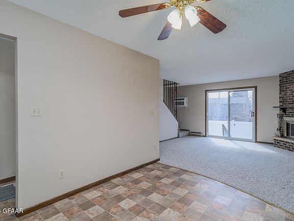 4th image of 1901 24th Ave S APT 27