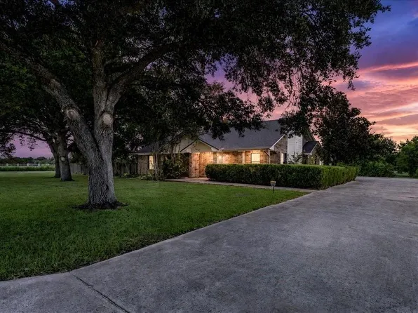 17202 N Main St, Alvin, TX 77511