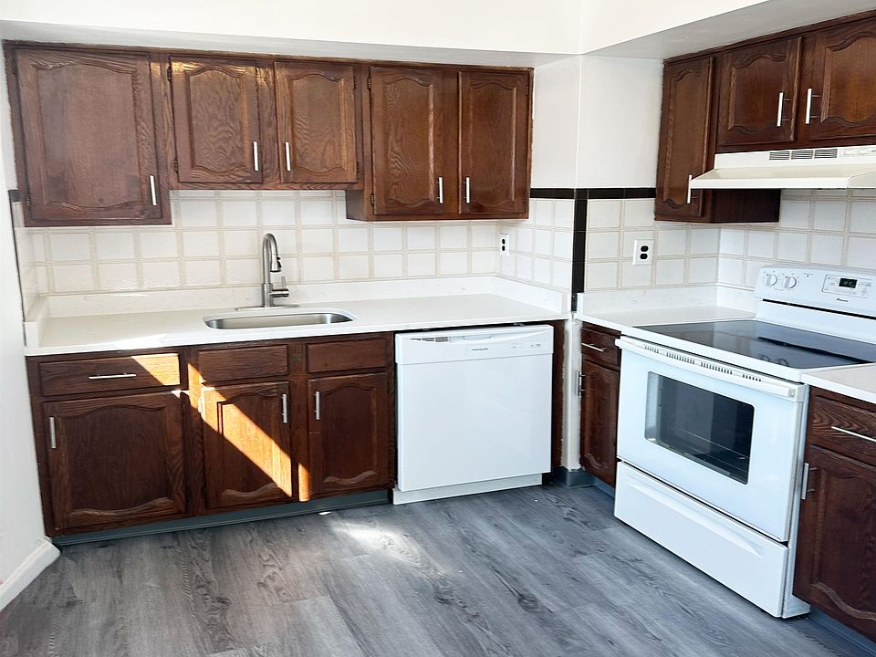 1st image of 415-417 Central Ave #4R