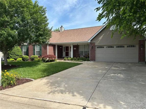 7462 Little Oaks Dr, O'Fallon, MO 63368