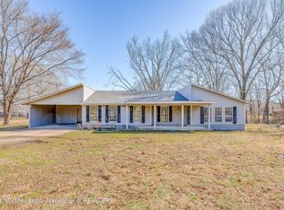 276 Holiday Dr, Byhalia, MS 38611