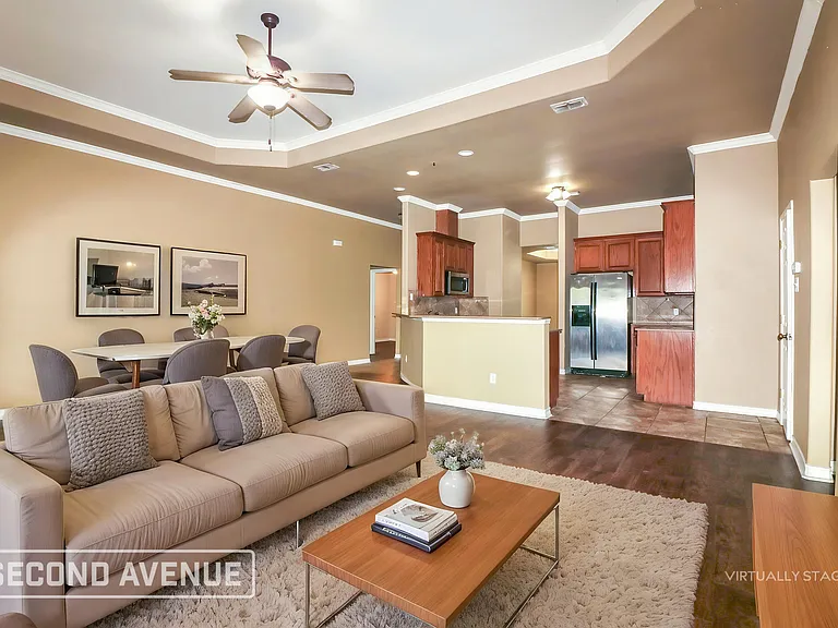217 Palmer Dr — Photo 2