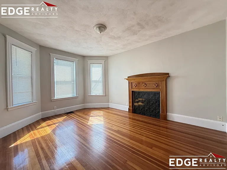39 Foster St #1 — Photo 8