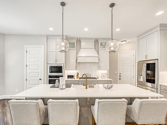 5th image of 1008 Ashcliff Ln