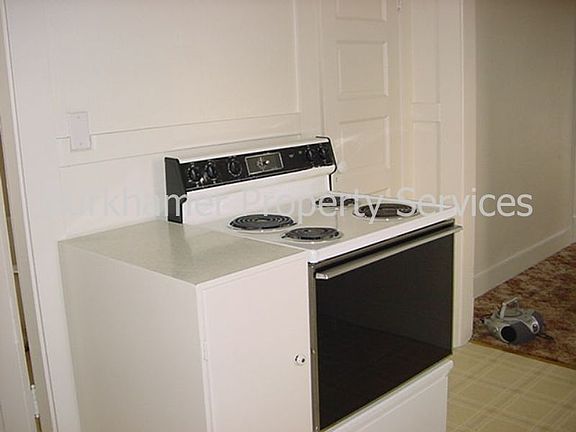 4th image of 303 W Marcy Ave
