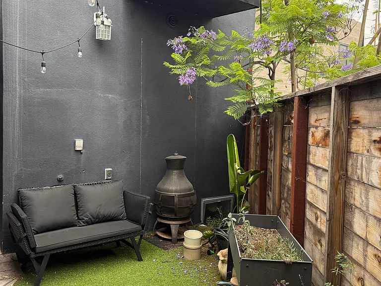 4670 E York Blvd — Photo 12